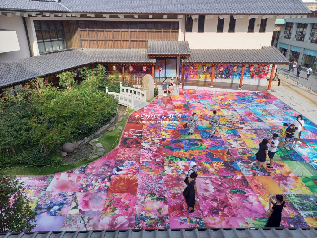 飛鳥乃湯泉の蜷川実花さんの作品