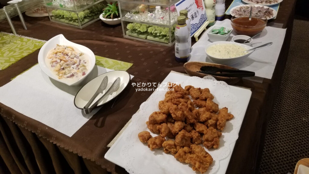 華乃湯バイキングの唐揚げ