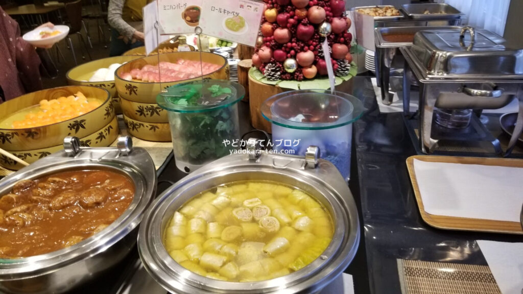 華乃湯バイキングのミニハンバーグとロールキャベツ