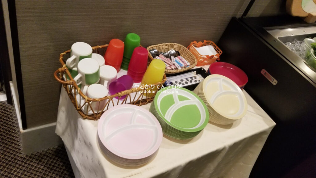 華乃湯バイキングの子ども用食器