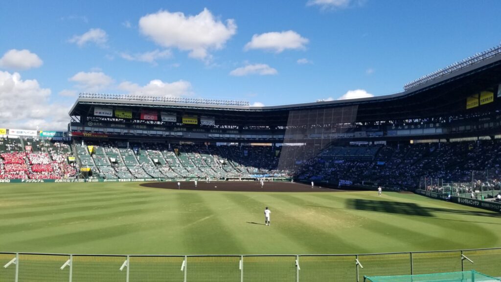 甲子園で沖縄商学応援