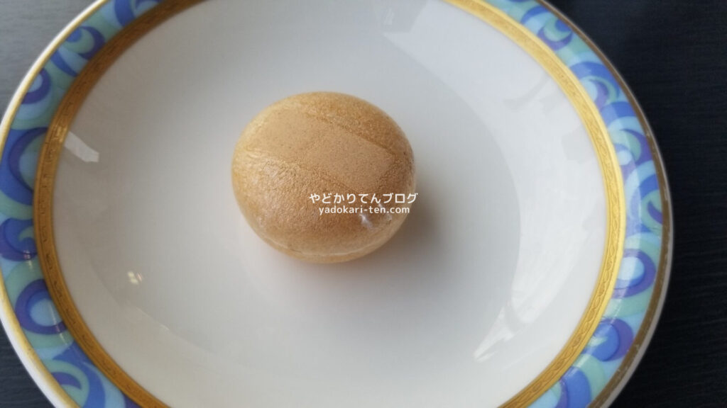 徳島グランヴィリオホテル朝食バイキングの自分で作ったモナカ