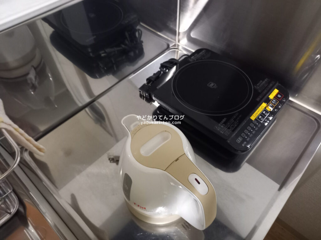 レストイン京都のポットと電気プレート