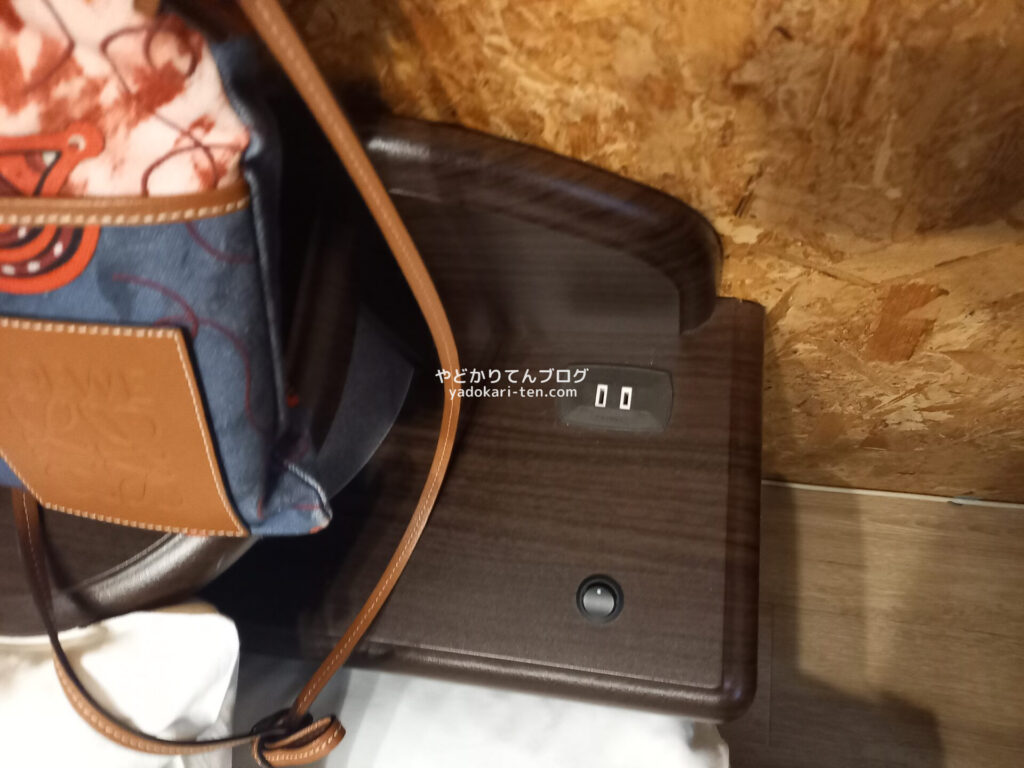 レストイン京都枕元のコンセント