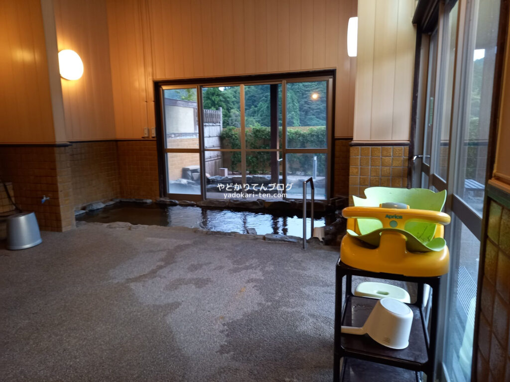 長寿の湯の露天風呂