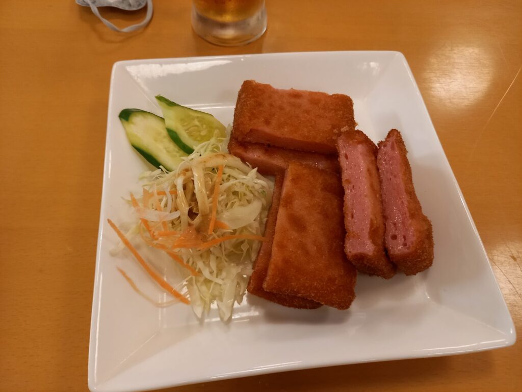 長寿の湯の食事処で食べたハムカツ
