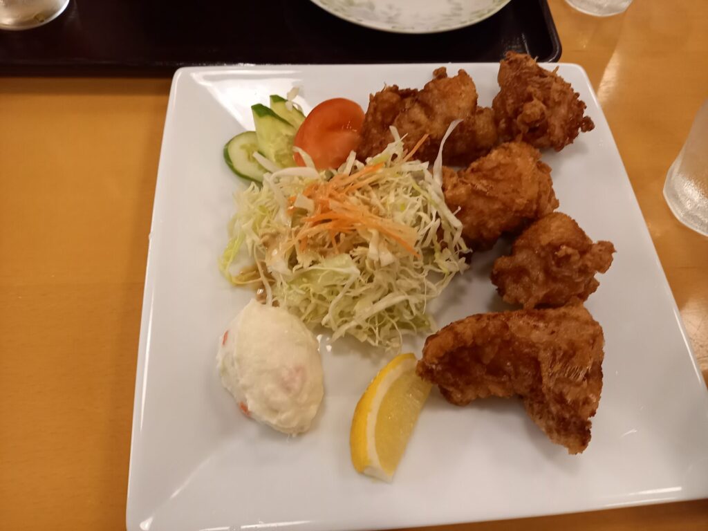 長寿の湯の食事処で食べた唐揚げ