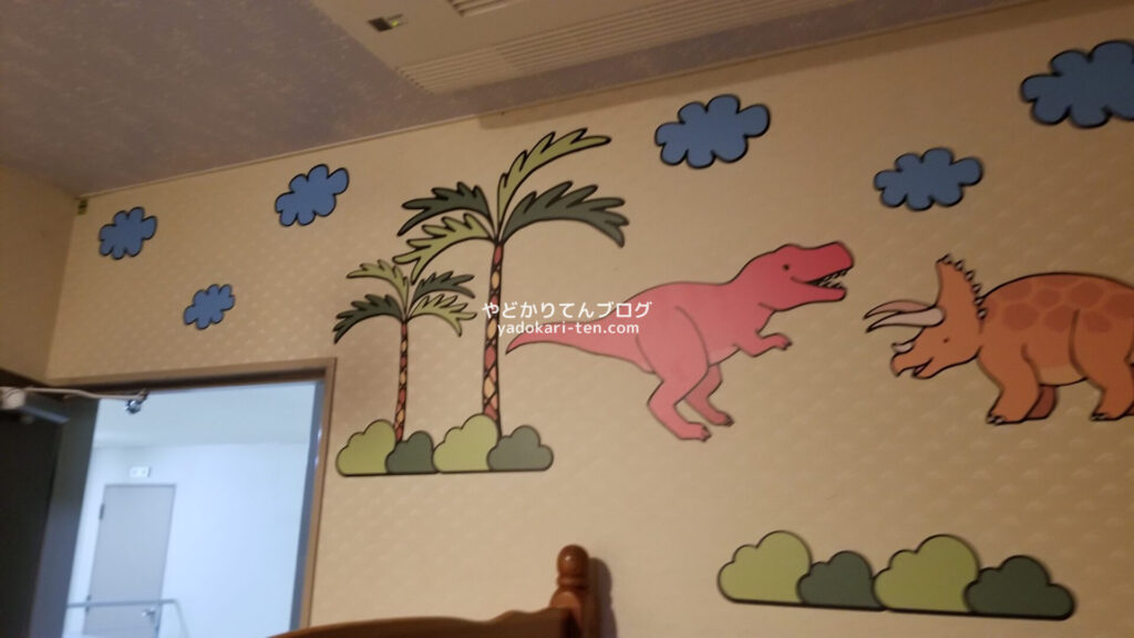 奥出雲多根自然博物館の恐竜ルームの様子