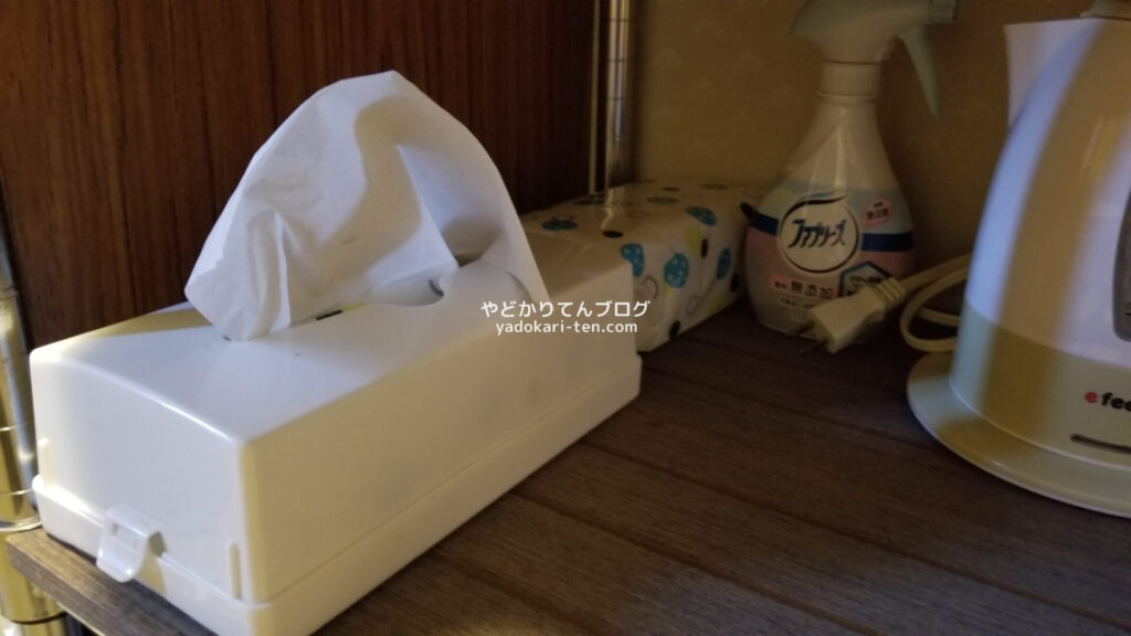 奥出雲多根自然博物館の客室にあるティッシュ