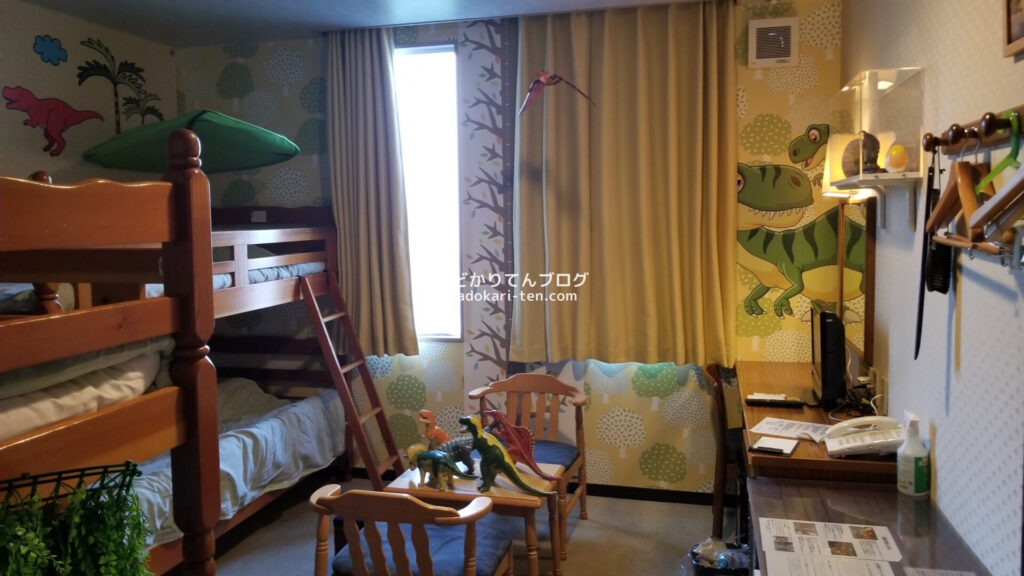 奥出雲多根自然博物館の4人部屋恐竜ルーム