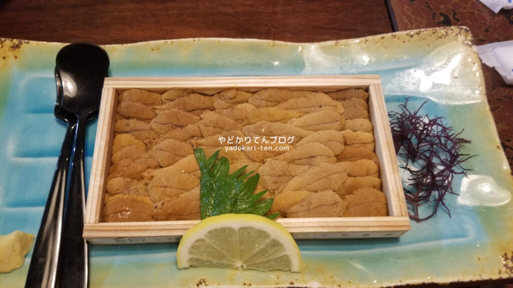 湯本観光ホテル西京に行く前に寄った萩心海で食べたウニ
