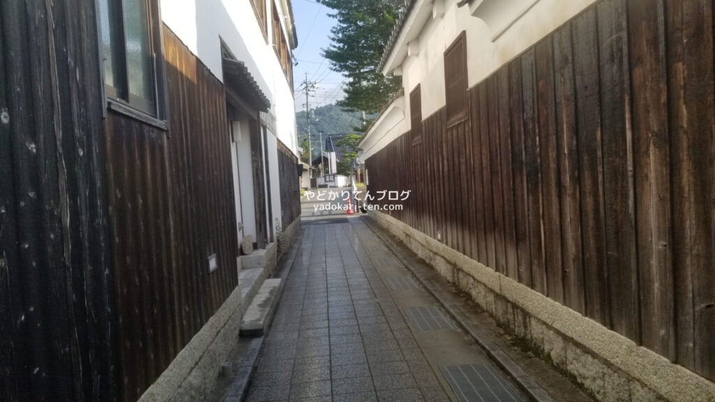 矢掛屋客室へ続く路地