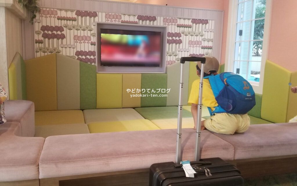 グランドニッコー東京ベイ舞浜レインボーラウンジのトイストーリー映像