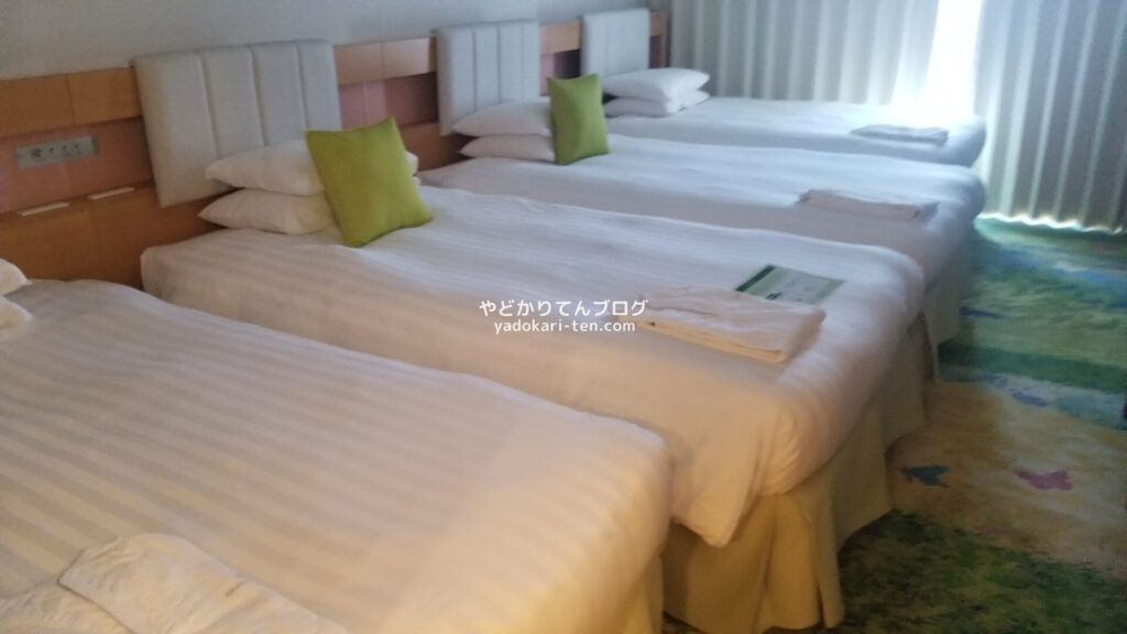 グランドニッコー東京ベイ舞浜の4台ベッドの部屋