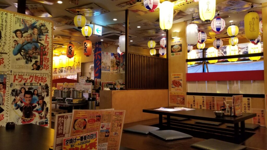 川崎にある激安酒場の店内