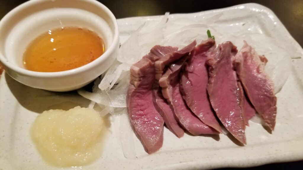 川崎酒場の豚ハツ刺し