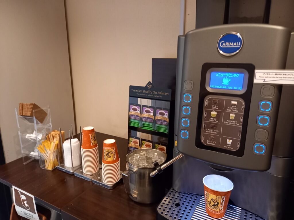 ホテルマイステイズ京都四条のフリードリンクコーナー