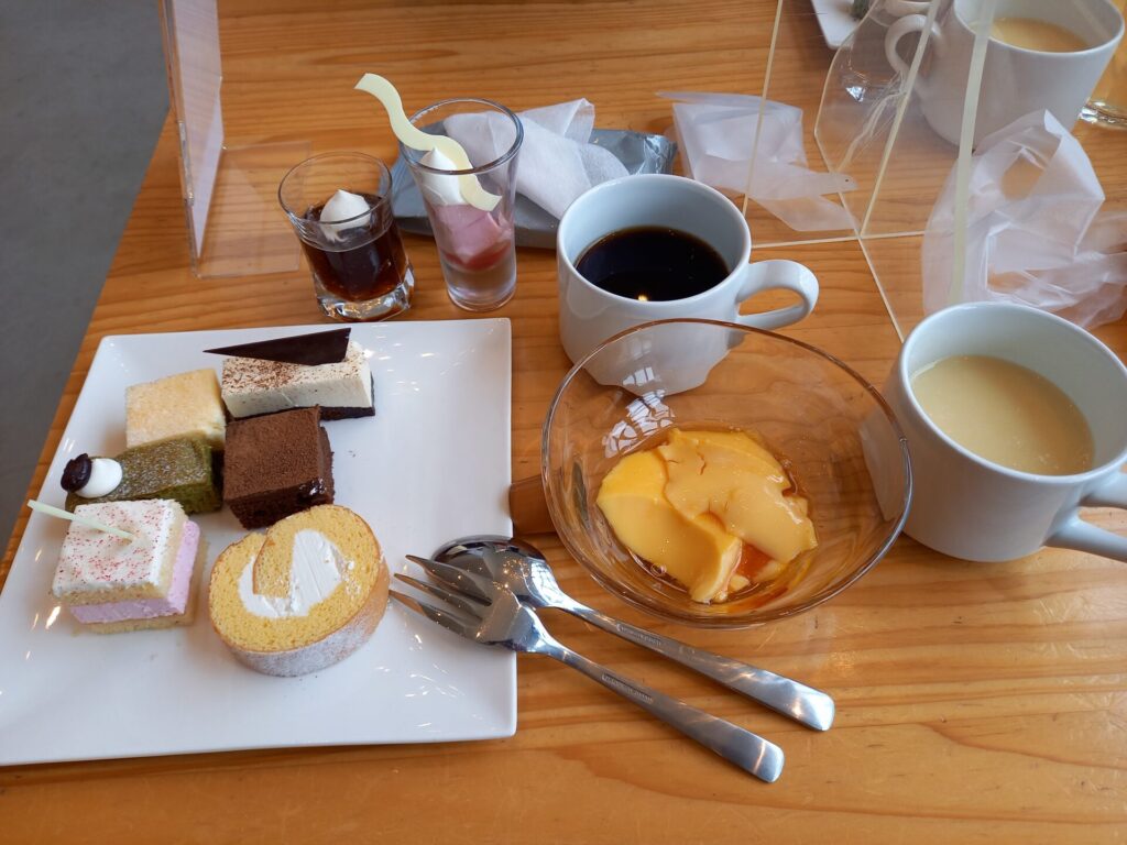 旅籠ヴィソンの朝食で食べたケーキ