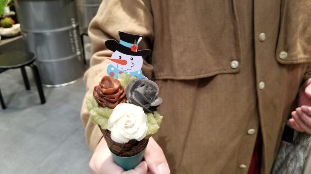 新風館のTHISISSHIZENのアイス
