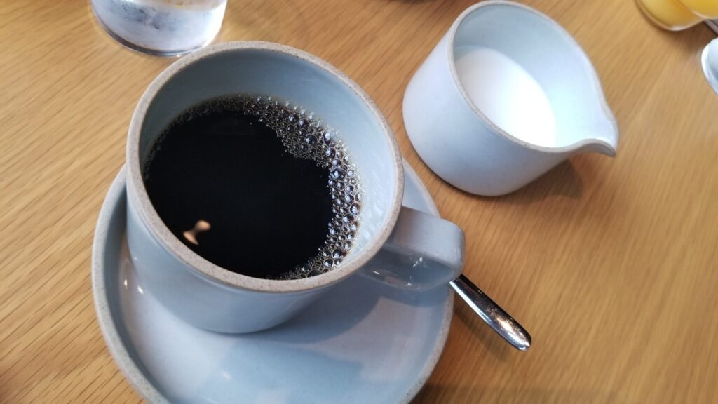 エースホテル京都の朝食コーヒー