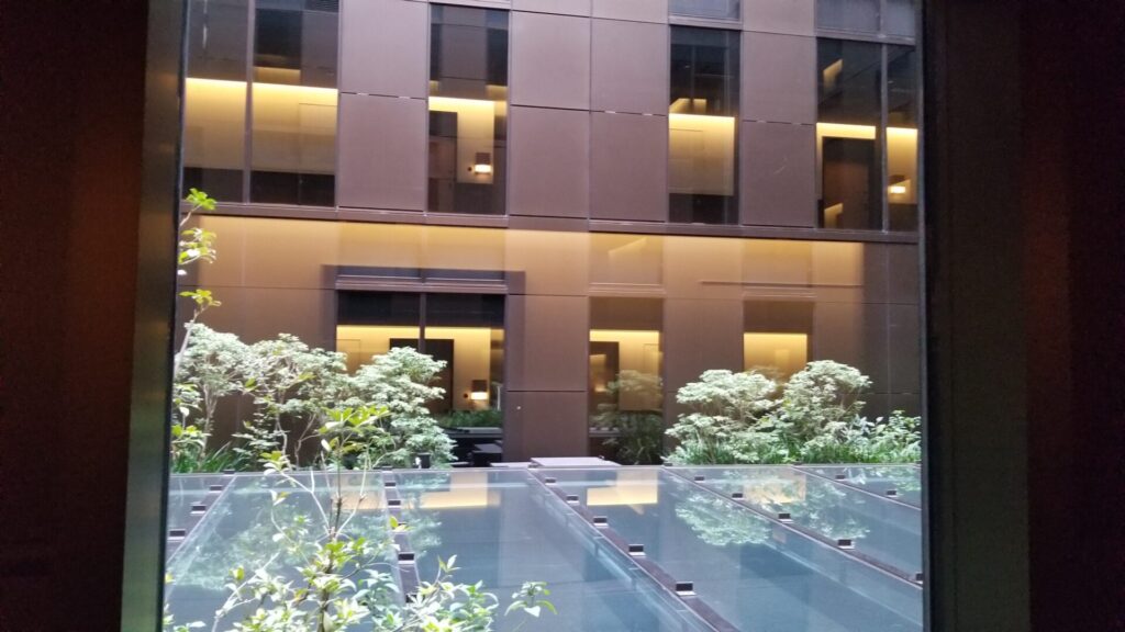 エースホテル京都の中庭