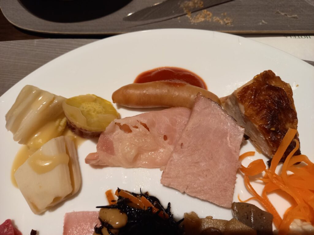 リーガロイヤルホテル京都の朝食バイキングのハム