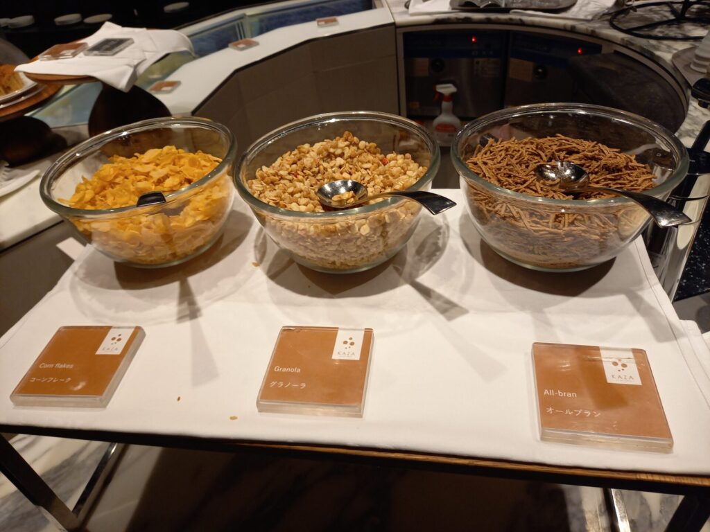 リーガロイヤルホテル京都の朝食バイキングのシリアルコーナー