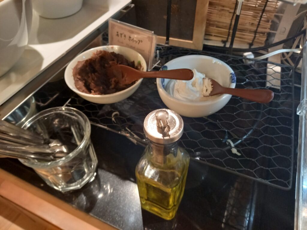 ホテルグレイスリー京都三条の朝食バイキングにある小豆ホイップ